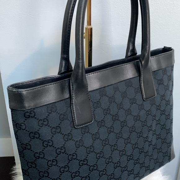 ❌SOLD❌Authentic vintage all back Gucci GG handbag - Picture 16 of 17
